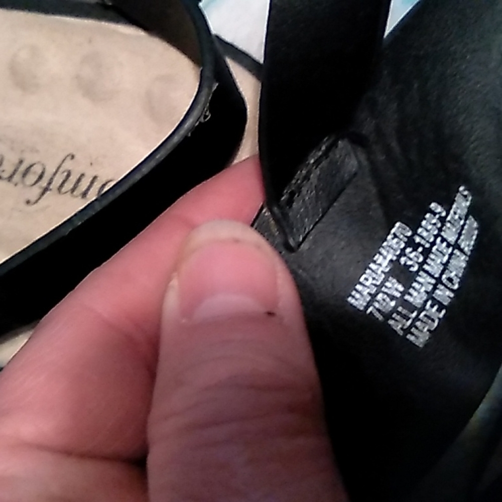 Black Comfortview Sandels. 7.5 wide. - Picture 3 of 16